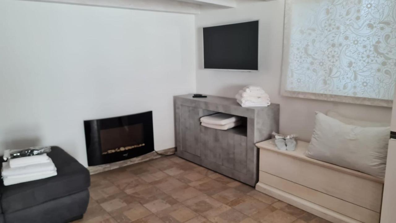 Dependance Oscar Apartman Carrozziere Fonte Ciane Kültér fotó